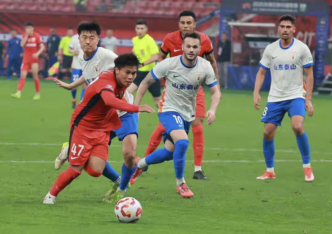 九游体育- 刚刚！山东泰山再遭质疑丹佛掘金遗憾出局，阿贾克斯门线救险备战法国杯