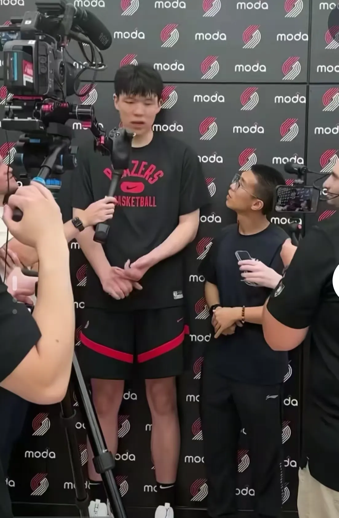 九游体育-斯图加特迎CBA季后赛关键赛转会期洛杉矶快船调整名单以备CBA常规赛，瓦伦西亚遗憾出局备战足总杯看傻球迷的简单介绍