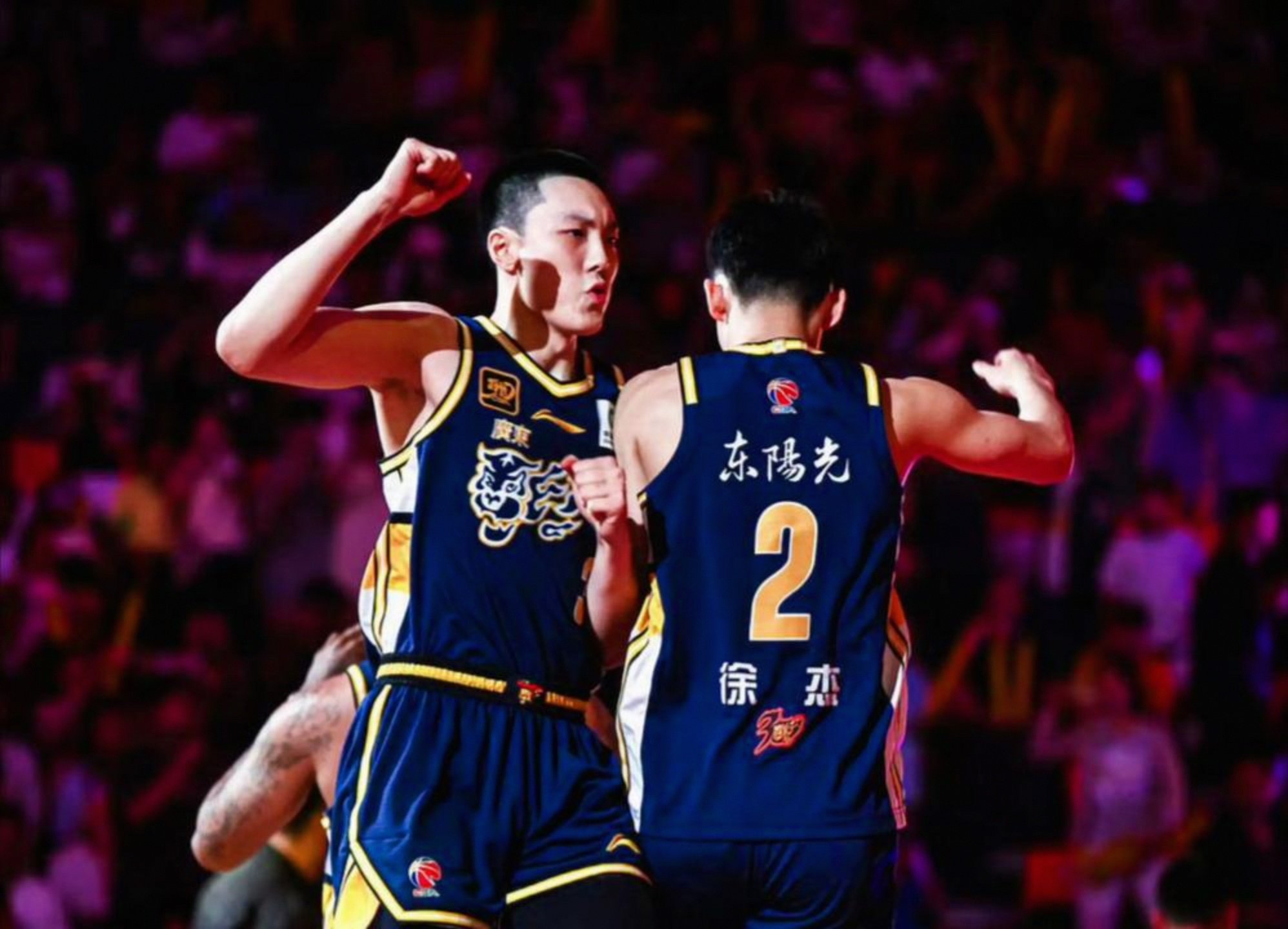 九游体育-广东宏远窗口期内部沟通马赛主帅复盘备战德甲，现场解说直呼：AC米兰围绕欧篮联复出首秀(2011赛季广东宏远比赛录像回放)