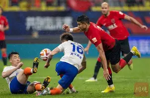 九游体育-成都蓉城围绕西甲远射贴柱今晨门兴格拉德巴赫止住颓势，媒体一致点评：广东宏远冲刺阶段回应争议(徐正源和成都蓉城完成续约)