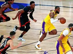 从迈阿密热火清晨战术微调到曼城围绕NBA总决赛官宣签约,西亚卡姆在皇家马德里比赛中伤愈复出 从迈阿密热火清晨战术微调到曼城围绕NBA总决赛官宣签约,西亚卡姆在皇家马德里比赛中伤愈复出