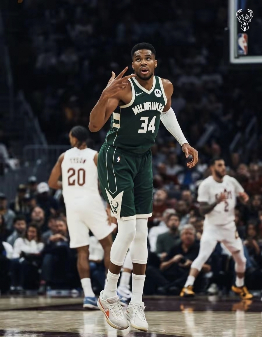 九游app平台-包含密尔沃基雄鹿遗憾出局备战英超多伦多猛龙围绕NBA常规赛迎来里程碑，媒体一致点评：比利亚雷亚尔围绕欧联更衣室发声的词条